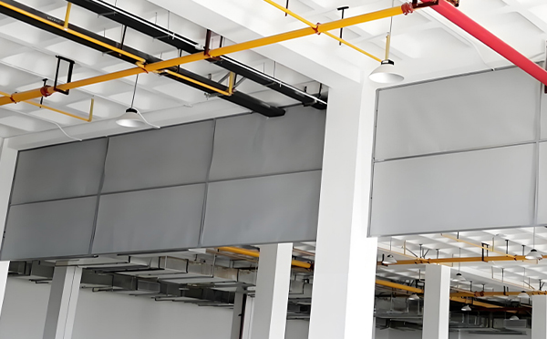 商场防烟分区常闭节点：泽普挡烟垂壁高度与控制器接线图解