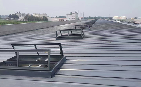 某中学室内体育馆泽普排烟窗改造项目