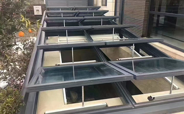 某轨道交通车辆维修车间泽普排烟窗应用