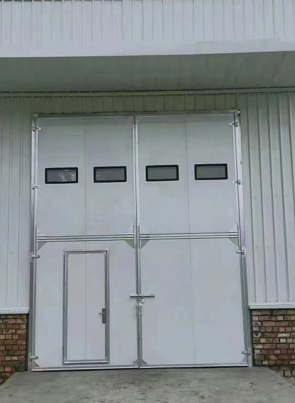 泽普工业门在设备装配车间出入口的实施记录